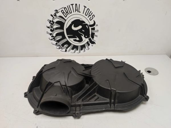 Крышка вариатора внеш Can-Am Maverick X3 бу